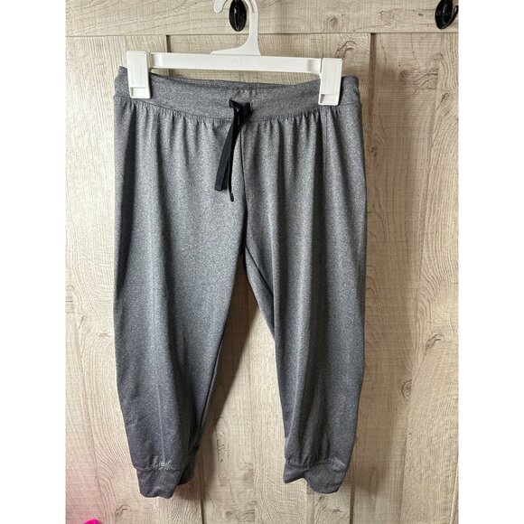 Lot of 3 Mixed Girls Size Large Sports Bra, Capri Athletic Leggings, & Tank Top - Picture 8 of 11